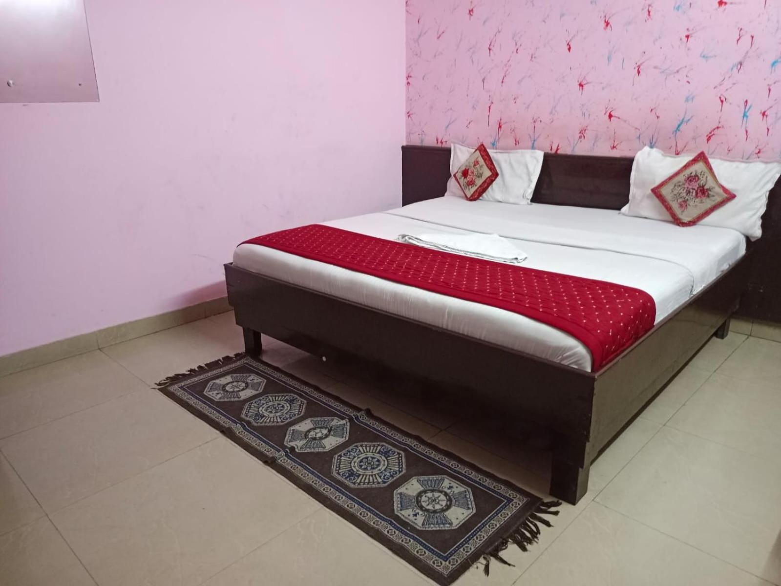 Airport Hotel Pariksheet Inn Ню Делхи Екстериор снимка