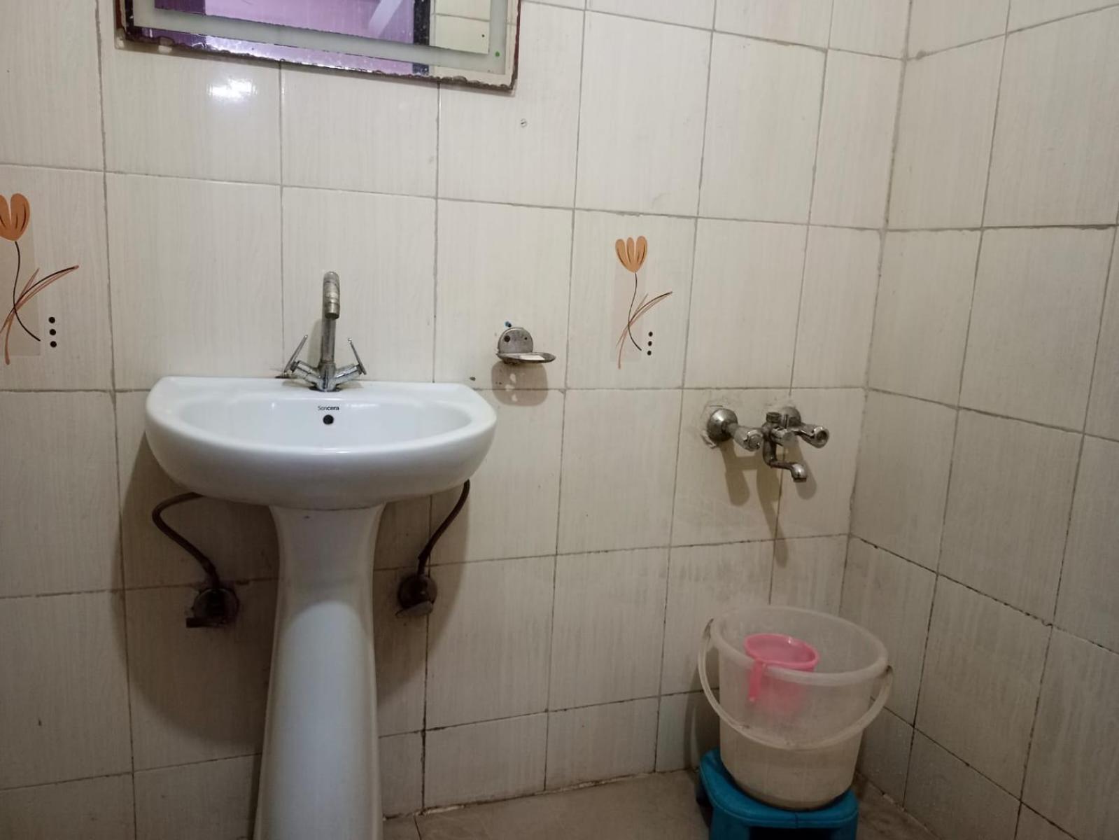 Airport Hotel Pariksheet Inn Ню Делхи Екстериор снимка