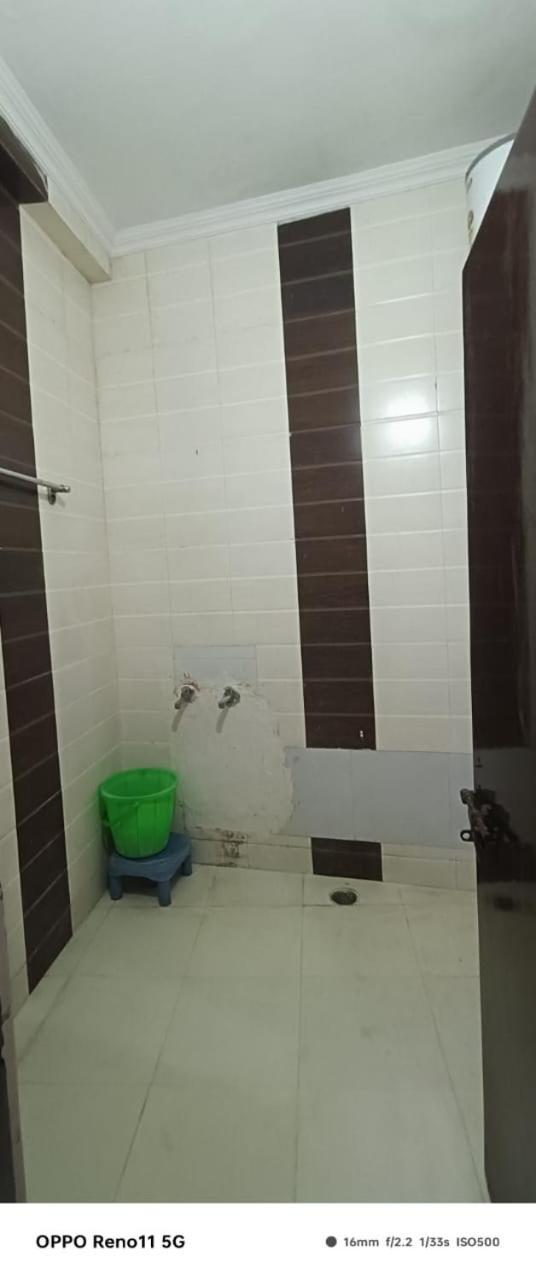 Airport Hotel Pariksheet Inn Ню Делхи Екстериор снимка